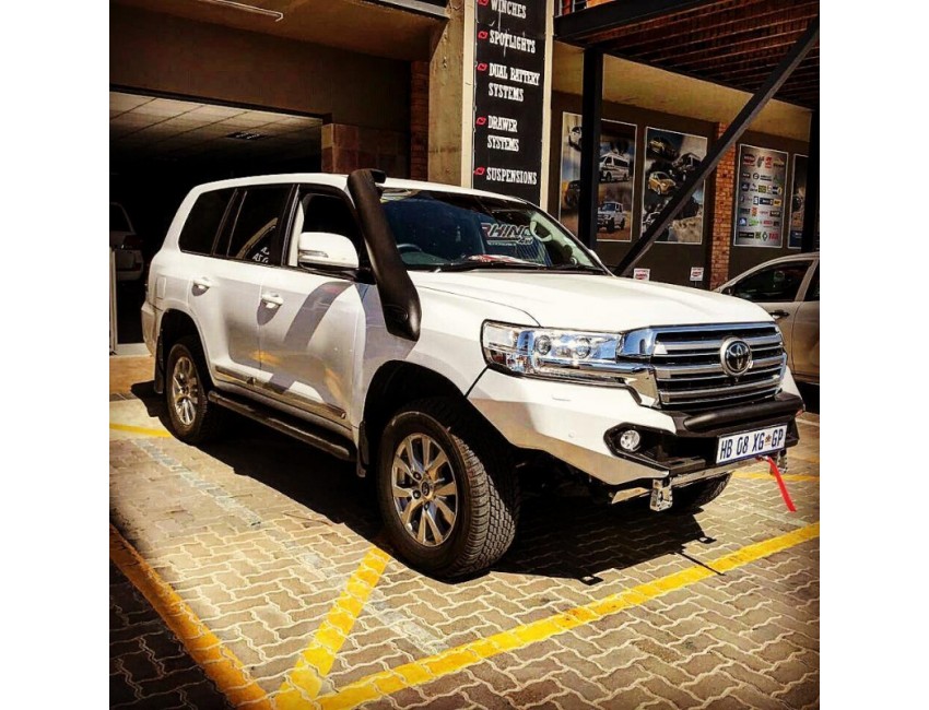 Rhino 4x4 : Landcruiser 200 Bull Bar (2016-) - Image 6